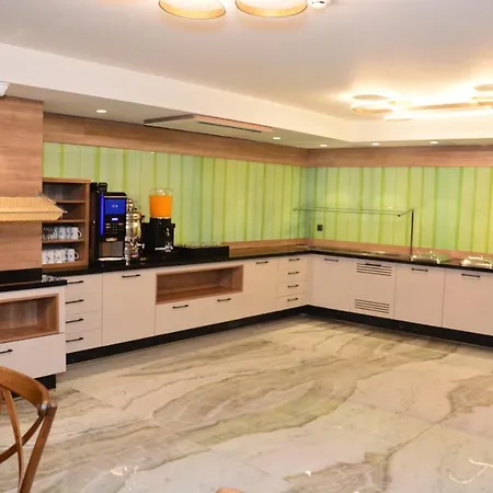 Ξενοδοχείο Radar 3*